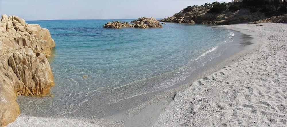 Residence Sos Alinos Cala Liberotto Bagian luar foto