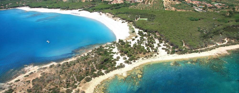 Residence Sos Alinos Cala Liberotto Bagian luar foto