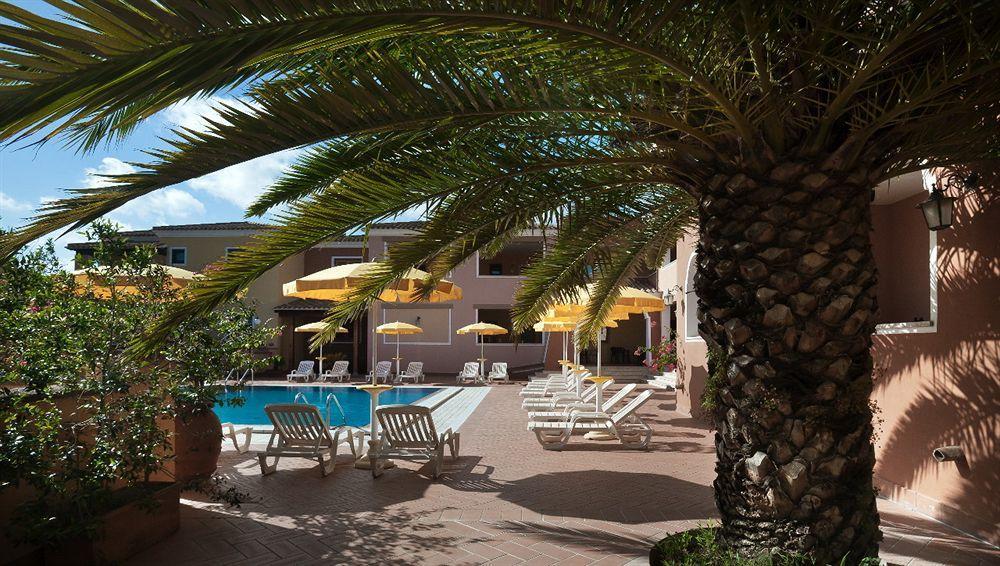 Residence Sos Alinos Cala Liberotto Bagian luar foto