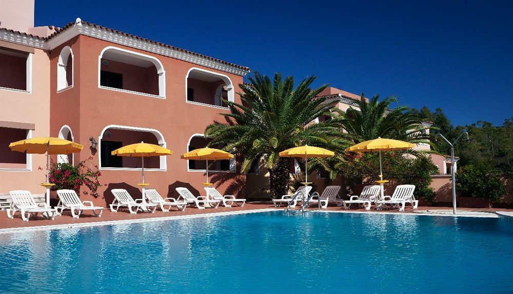 Residence Sos Alinos Cala Liberotto Bagian luar foto