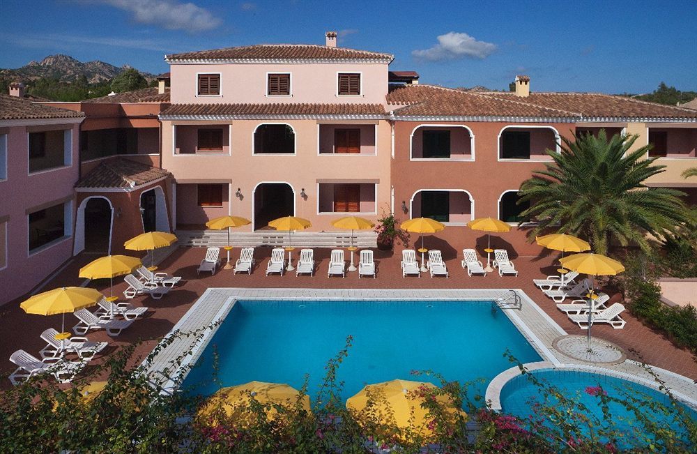 Residence Sos Alinos Cala Liberotto Bagian luar foto