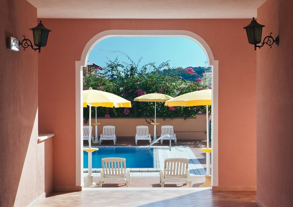 Residence Sos Alinos Cala Liberotto Bagian luar foto