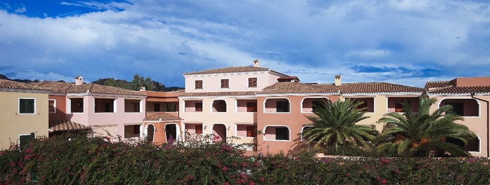 Residence Sos Alinos Cala Liberotto Bagian luar foto