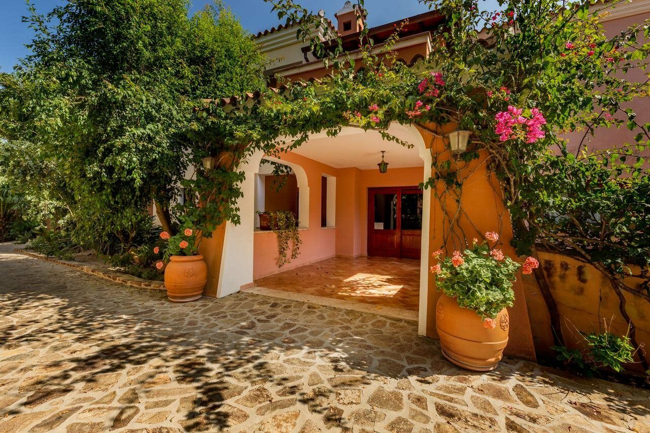 Residence Sos Alinos Cala Liberotto Bagian luar foto
